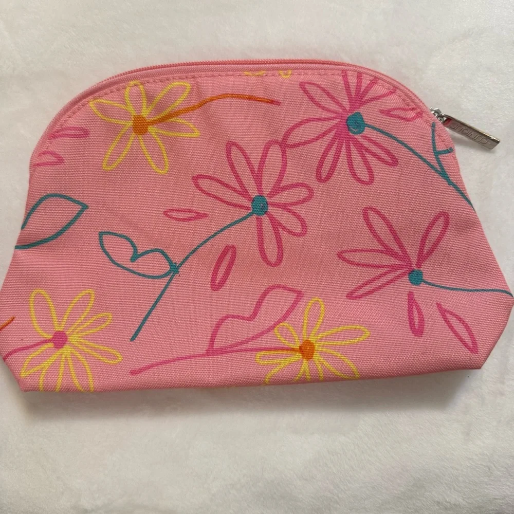 Limited-Edition Clinique x Drawbertson Cosmetic Bag